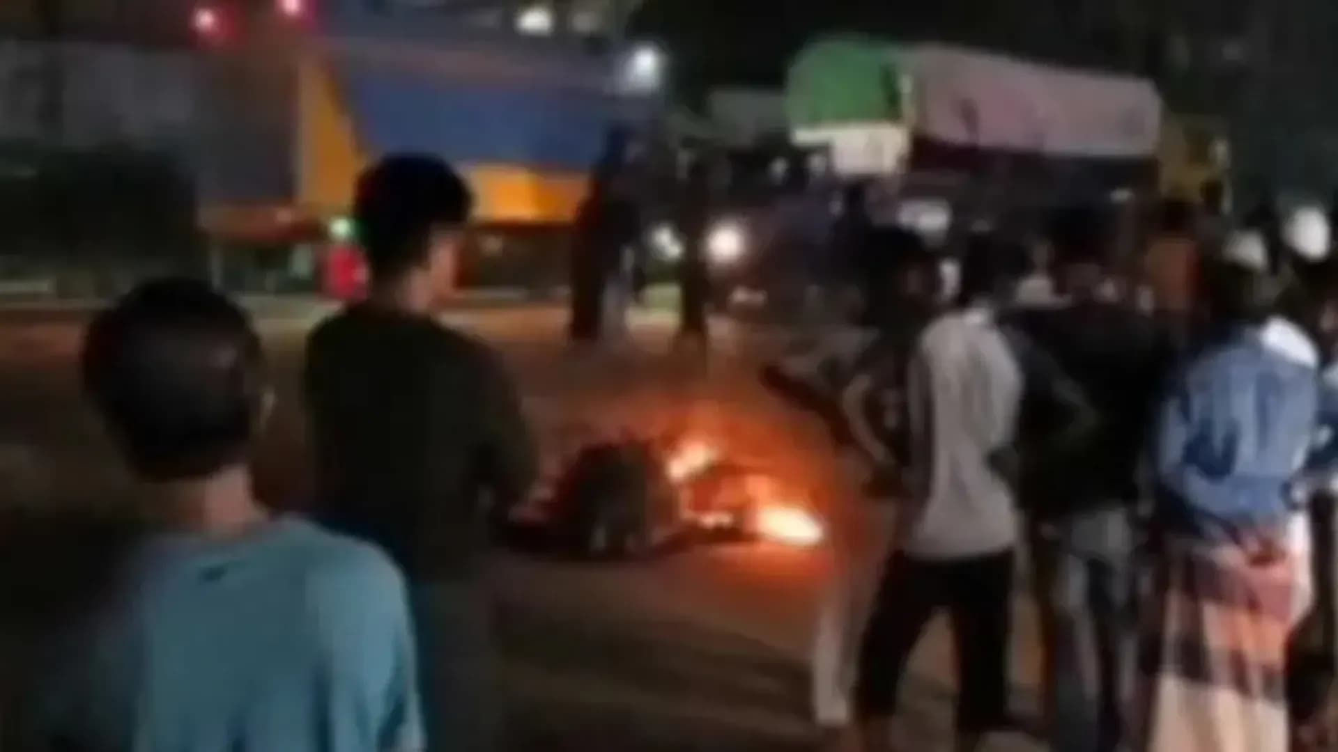 নিষিদ্ধঘোষিত ছাত্রলীগের সঙ্গে যুবদলের ধাওয়া পাল্টা ধাওয়া, ফাঁকা গুলি