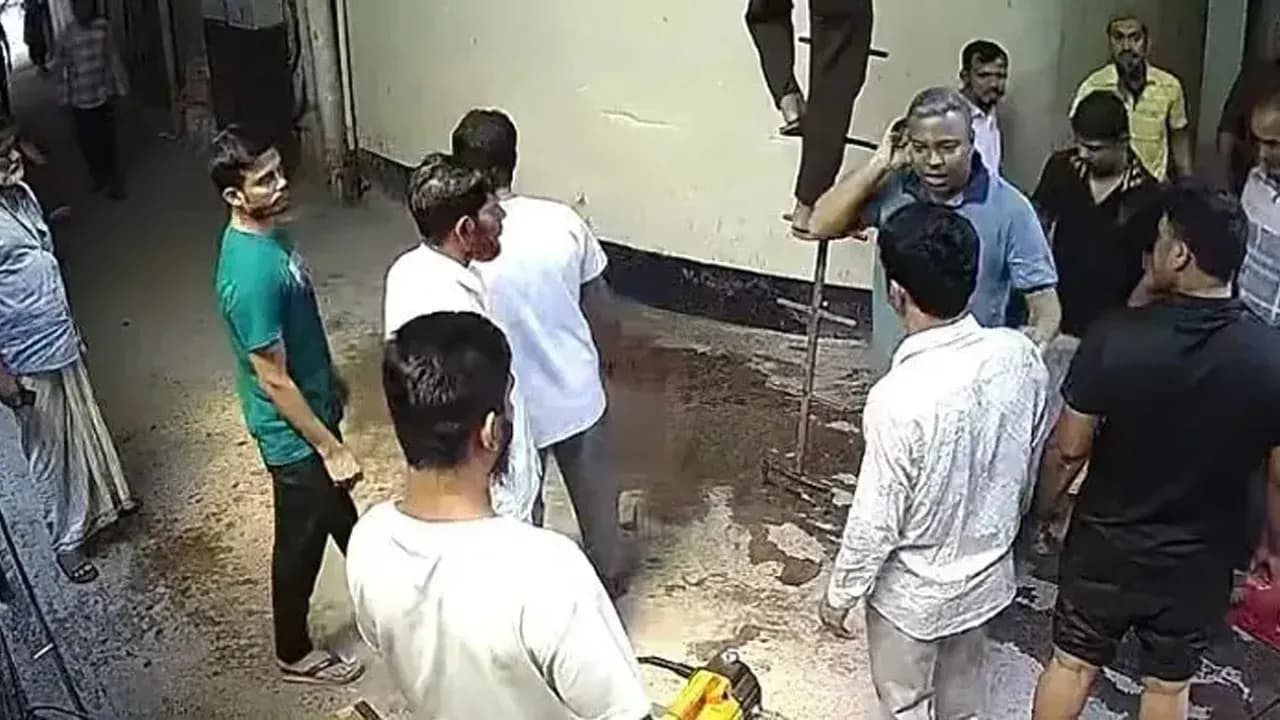 সিকেডি হাসপাতালে চাঁদা দাবির ঘটনায় মামলা