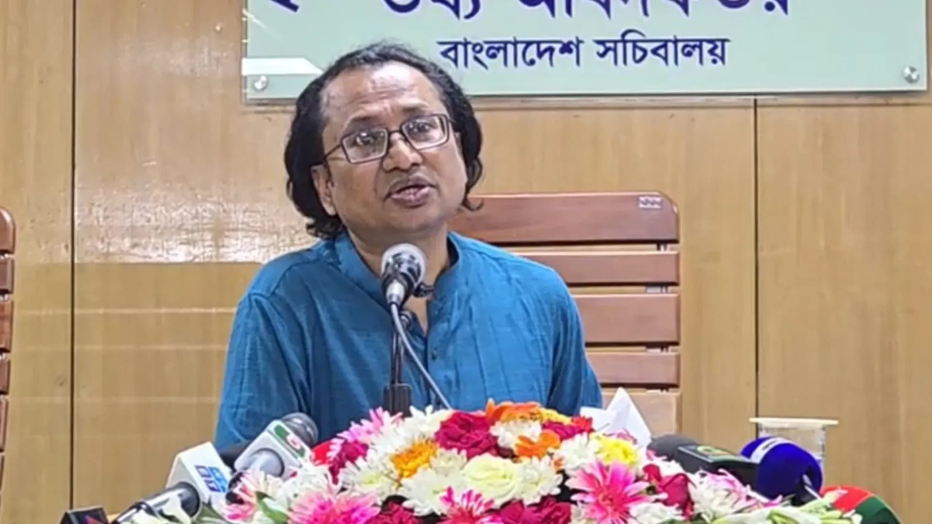 সরকার হাসিনাকে ধরে আনতে চায়: ডা. জাহেদ উর রহমান