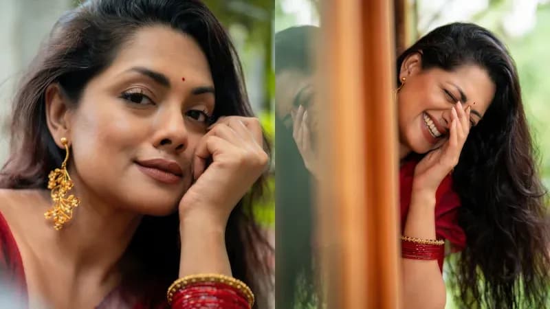 তিশার লাজুক হাসি নজর কাড়ল ভক্তদের