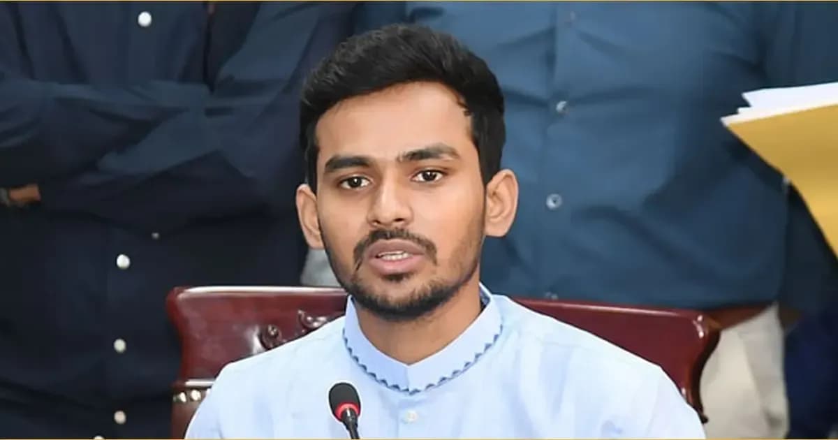 বিদেশে কিছু পেলে ১০ শতাংশ দিয়েন: আসিফ মাহমুদ