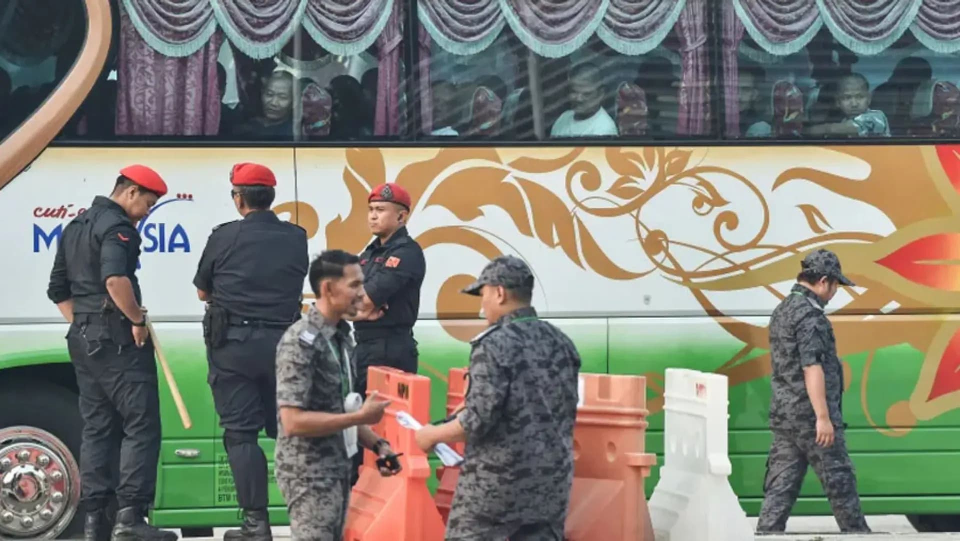 নিরাপত্তা ঝুঁকির মধ্যেই রোহিঙ্গাদের মিয়ানমারে ফেরত পাঠাচ্ছে মালয়েশিয়া